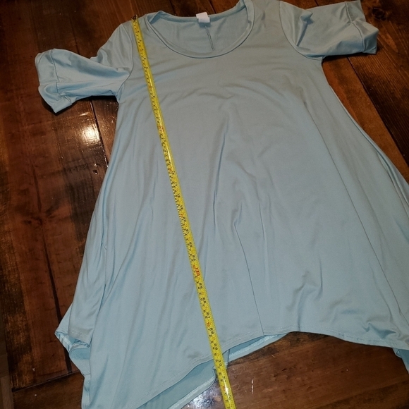 SEAFOAM green blue tunic sharkbite short sleeve top Medium - Picture 6 of 8
